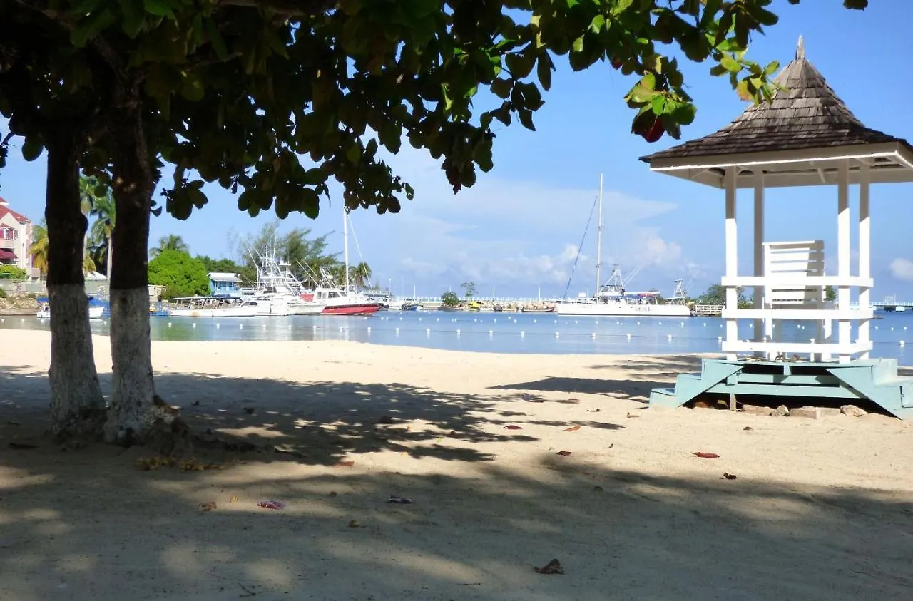 Aparthotel Beach One Bedroom Suite C15 Ocho Rios